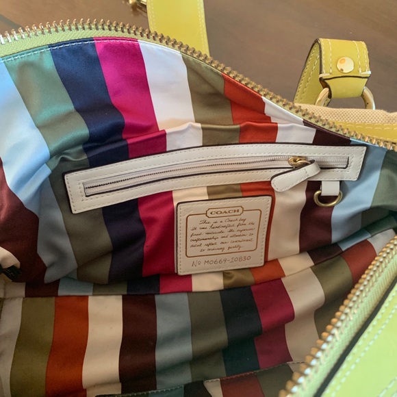 Gucci bags $200 each - Picture 7 of 8